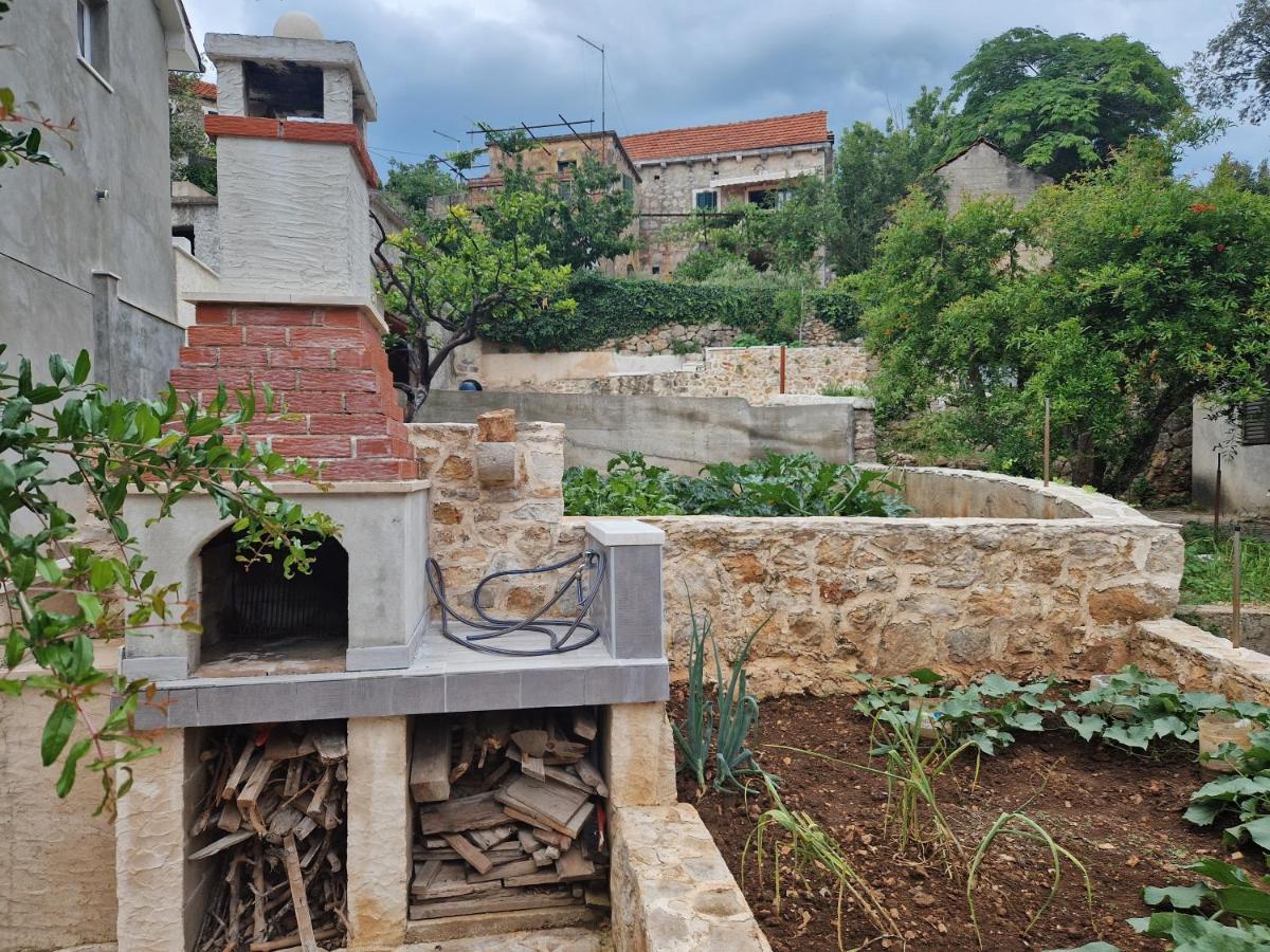 Hotel Kuca Za Odmor Dobrila Jelsa  Exterior foto